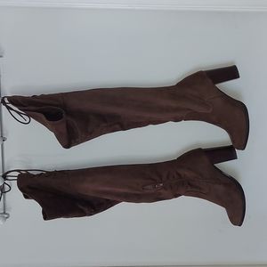 Knee high boots Sz. 8